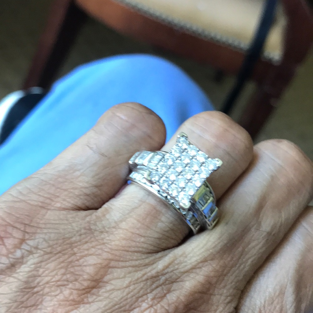 White gold 2carot